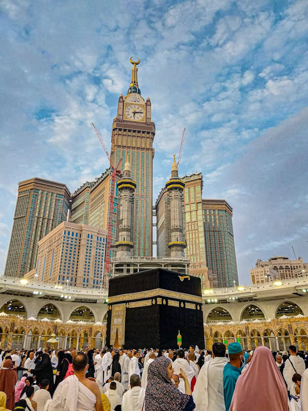 Economy Umrah - Gift Ahram And 5 KG AJWA Dates